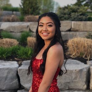 Meet your Posher, Nicole